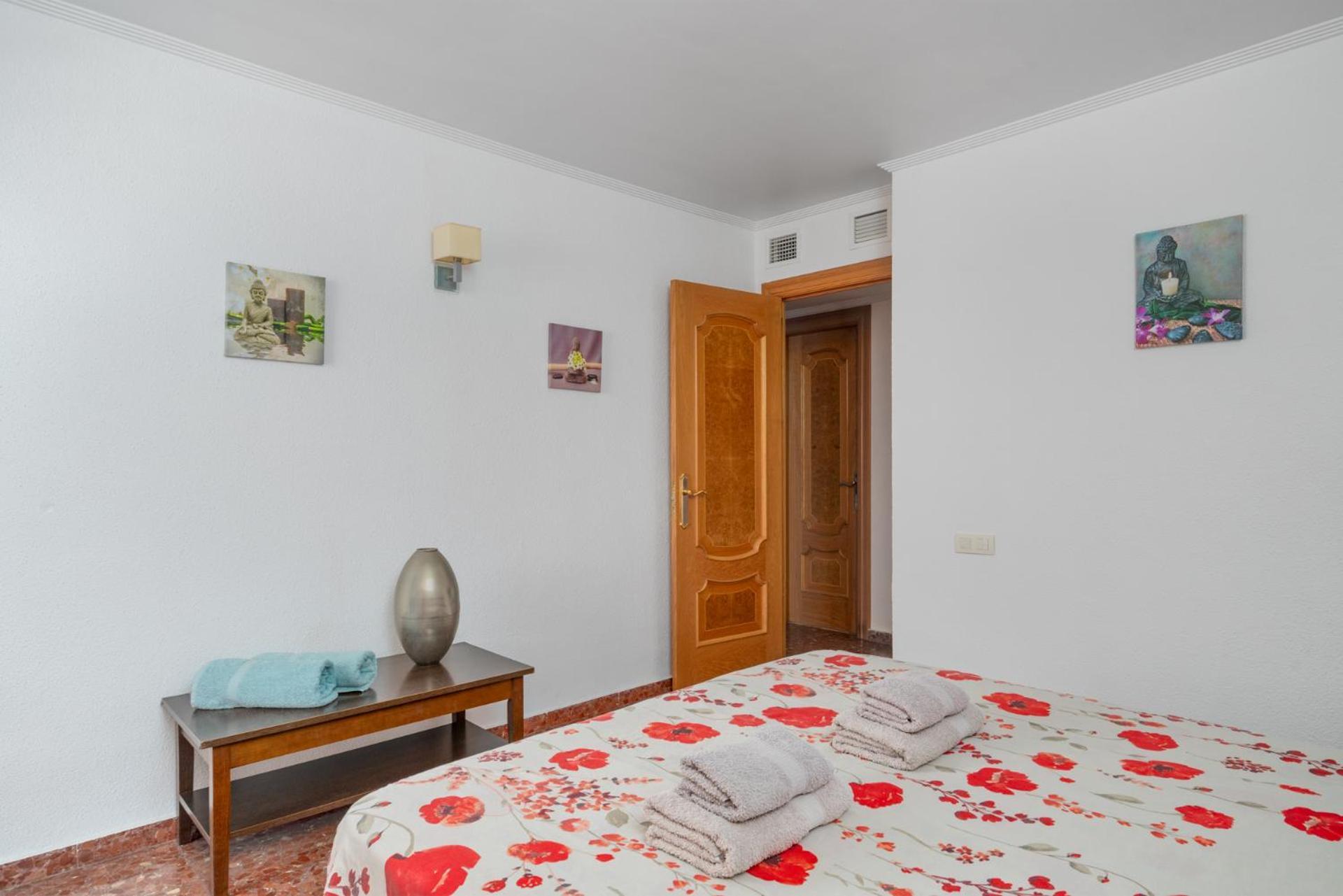 פואנגירולה Beachfront, Two Bed- & Bathrooms, Private Parking מראה חיצוני תמונה