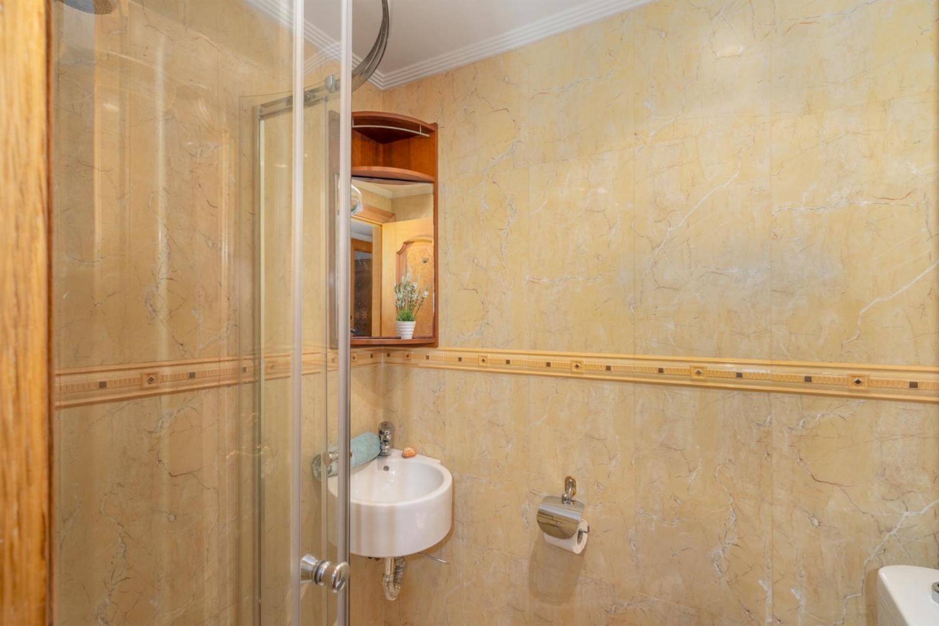 פואנגירולה Beachfront, Two Bed- & Bathrooms, Private Parking מראה חיצוני תמונה