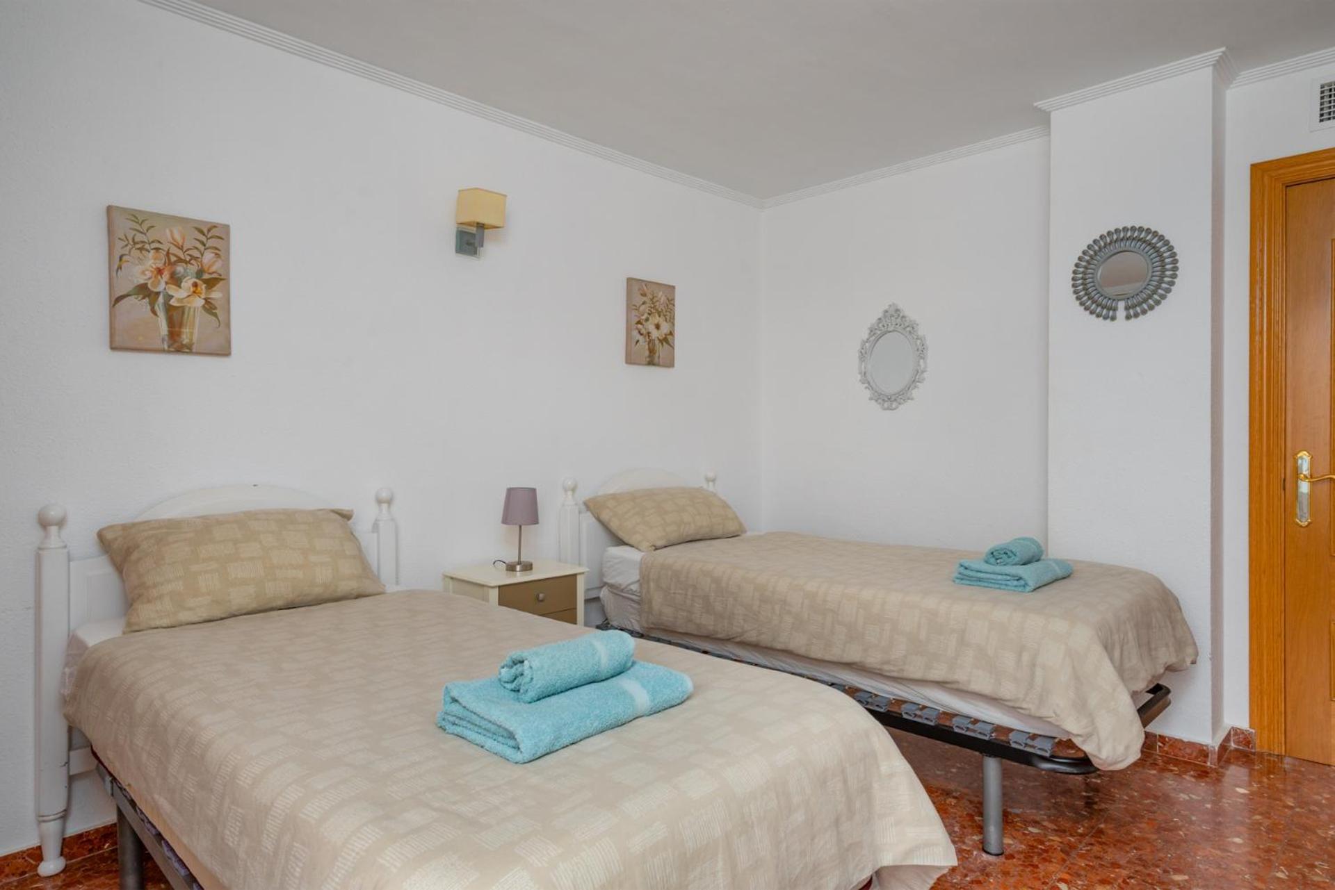 פואנגירולה Beachfront, Two Bed- & Bathrooms, Private Parking מראה חיצוני תמונה