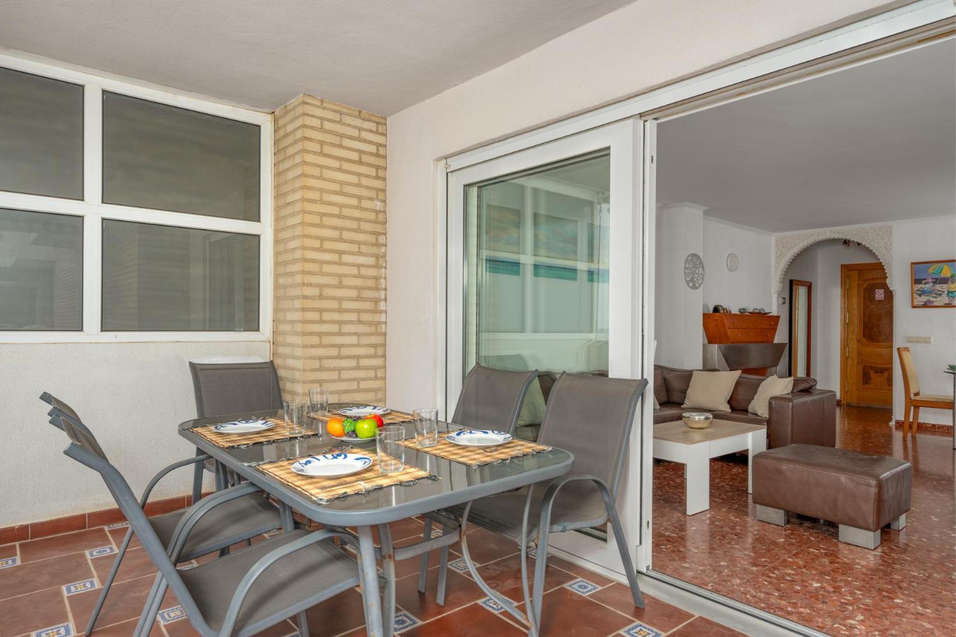 פואנגירולה Beachfront, Two Bed- & Bathrooms, Private Parking מראה חיצוני תמונה